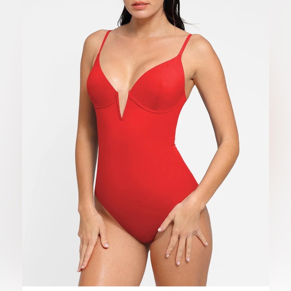 ❤️Popilush Red Sculpting Swimsuit‎ NWT Size M Spring Resort Vibes Hot